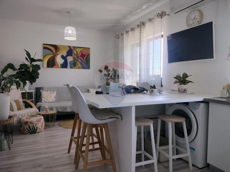 Casă cu 3 camere cu Teren 256 Mp în Nazna