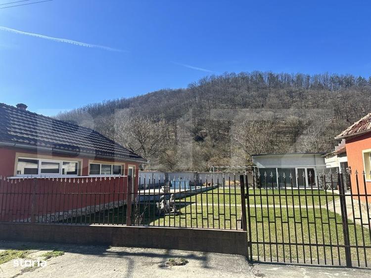 Casa cu piscina si teren generos de 3.298 mp in Lesnic, la 15 minute d - 1