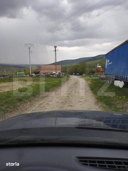 Teren de 3621 mp, în Petrești