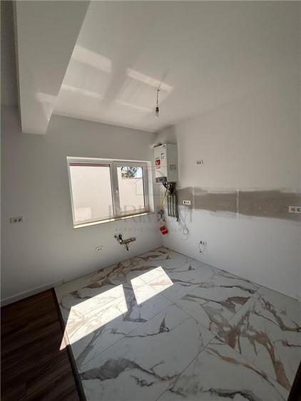 Duplex cu 5 camere cu Canalizare în Moșnița Nouă