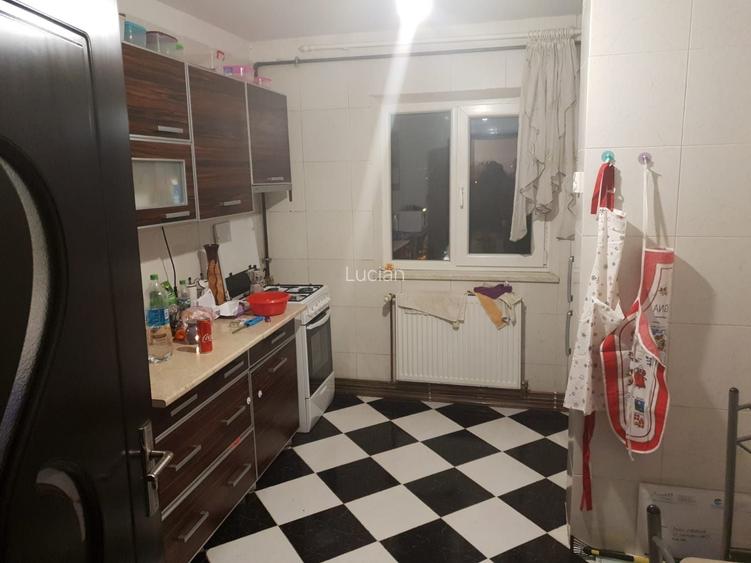 Apartament 3 camere decomandat Aradului