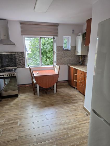 Apartament cu 3 camere decomandat în Uiasca
