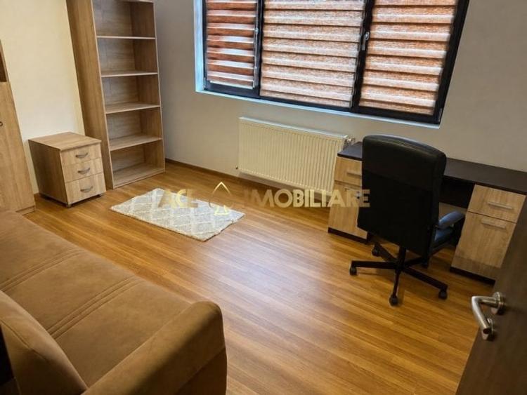 Apartament cu 3 camere decomandat, mobilat în Apusului