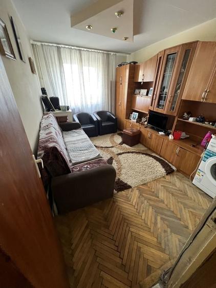 Apartament cu 2 camere decomandat în Războieni