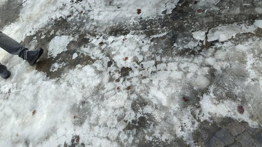 Teren de 835 mp, în Furnica