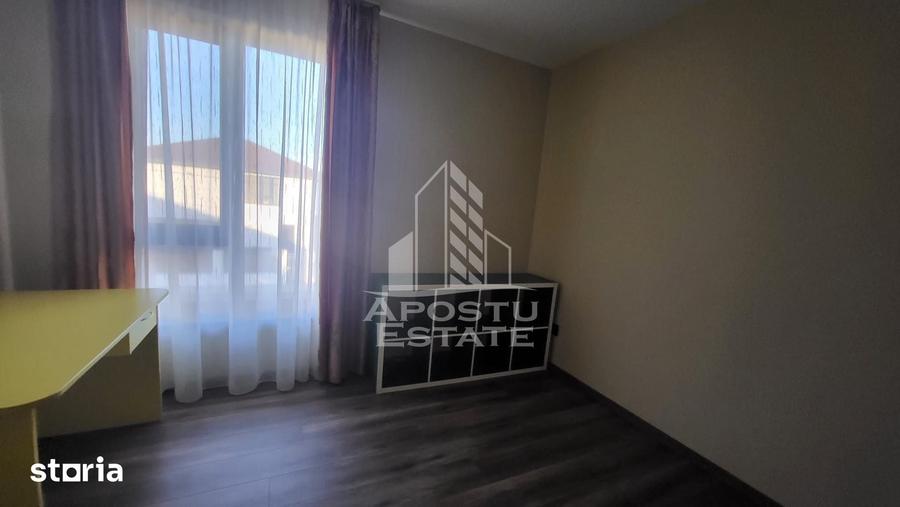 Casă cu 4 camere cu Teren 300 Mp în Dumbrăvița