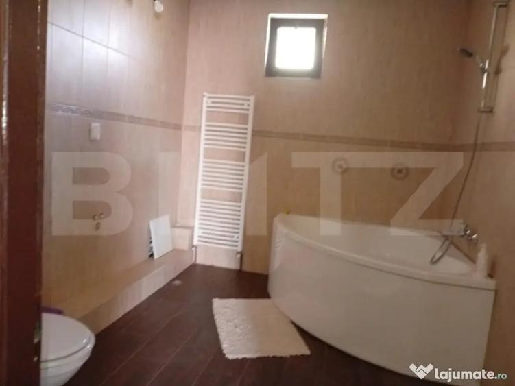 Casă cu 7 camere cu Teren 200 Mp în Tălmăcel