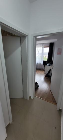 Apartament cu 4 camere decomandat în Drumul Taberei