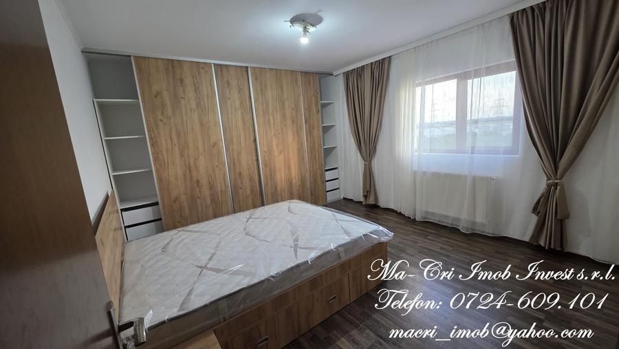 Apartament cu 3 camere semidecomandat în Central