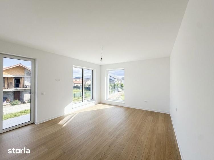 Casă cu 4 camere cu Teren 500 Mp în Sânpetru