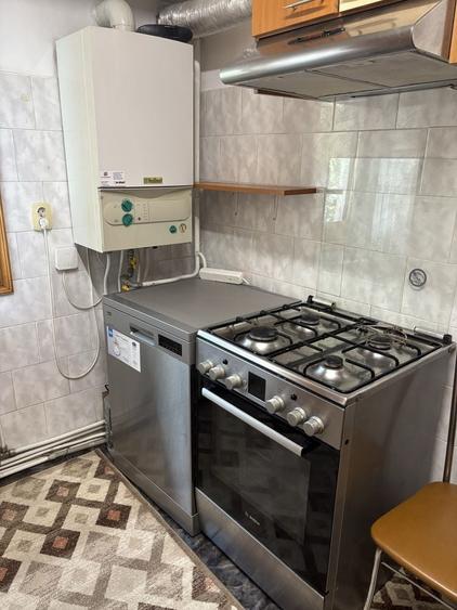 Apartament cu 3 camere decomandat în Nicolina