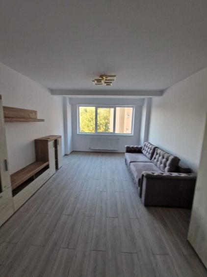 Apartament cu 2 camere decomandat în Exterior Vest
