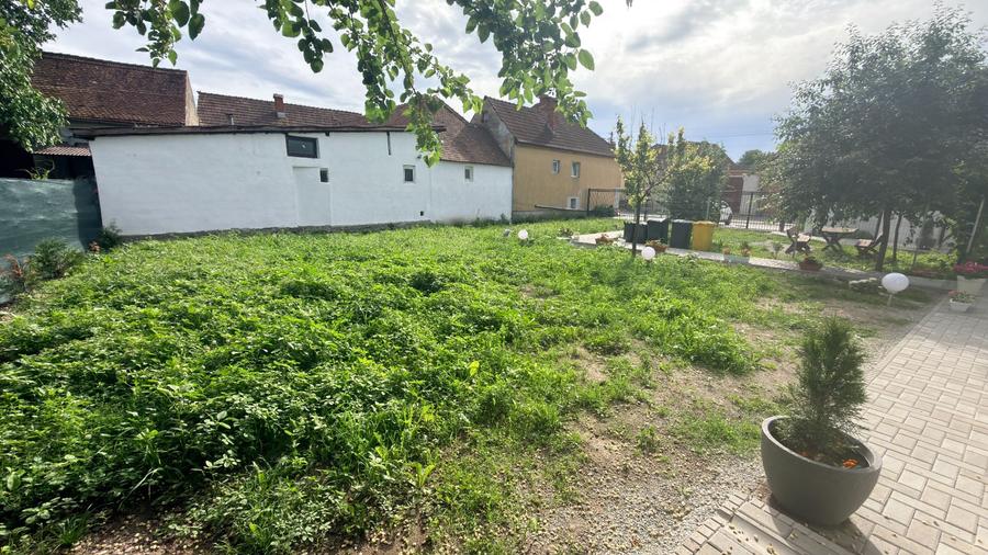 Casă cu 2 camere cu Teren 350 Mp în Avrig
