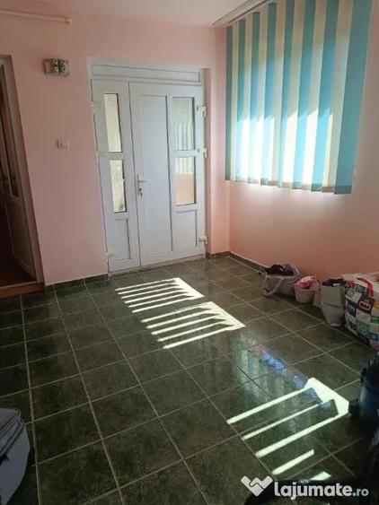 Casă cu 5 camere cu Teren 4925 Mp în Lechința