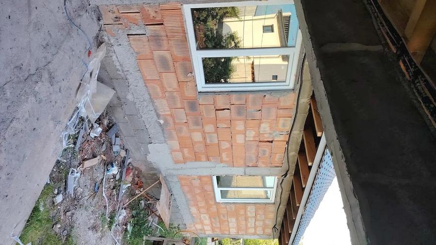 Casă cu Teren 1040 Mp în Central