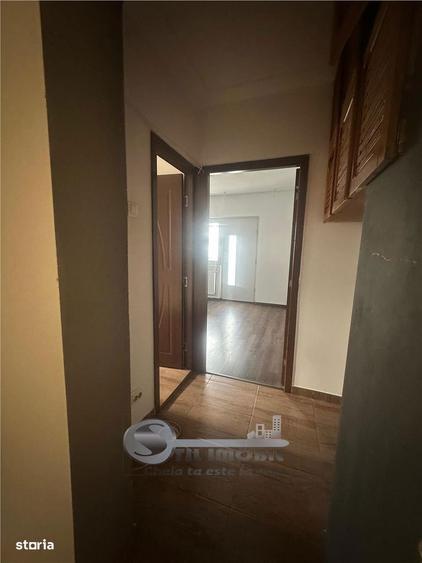 Apartament cu 2 camere decomandat în Podul de Fier