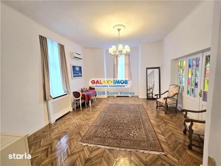 Apartament cu 4 camere în Centrul Civic