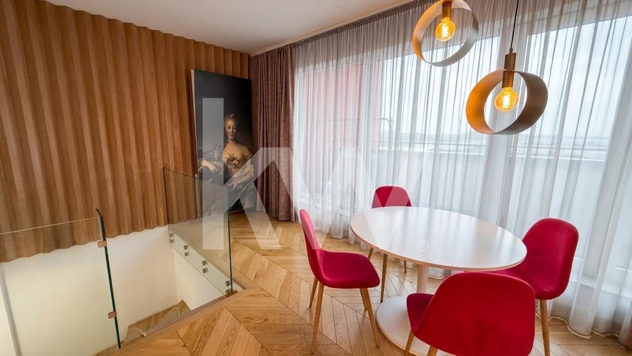 Apartament cu 4 camere decomandat, mobilat în Tractorul