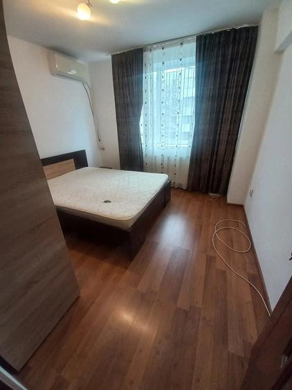 Apartament cu 3 camere semidecomandat, mobilat în Ultracentral