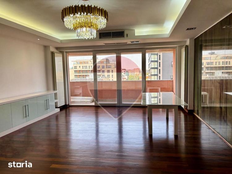 Apartament cu 4 camere în Eminescu