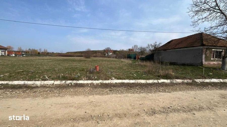 Teren de 1776 mp, în Oșorhei