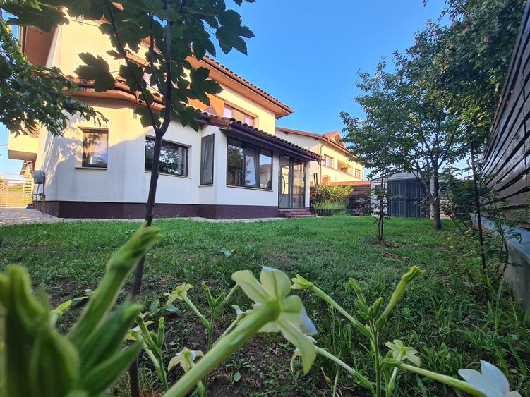 Casă individuală cu 5 camere cu Canalizare în Odăi