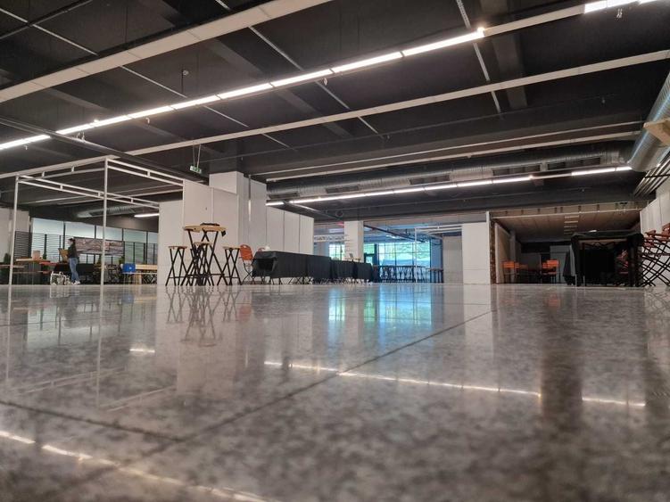 Spațiu comercial, de 1,500 mp, în Central