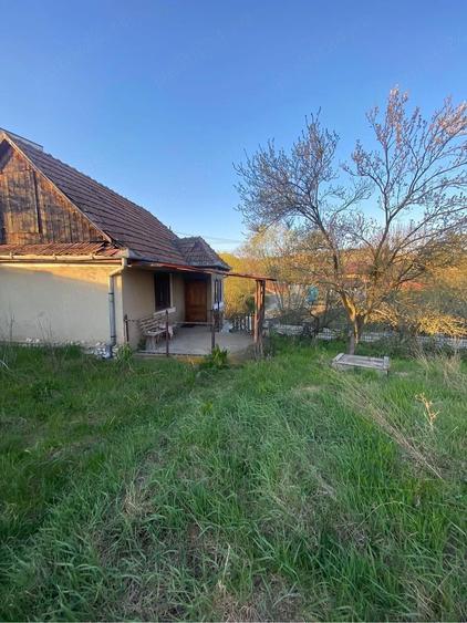 Casă cu 2 camere cu Teren 470 Mp în Iara
