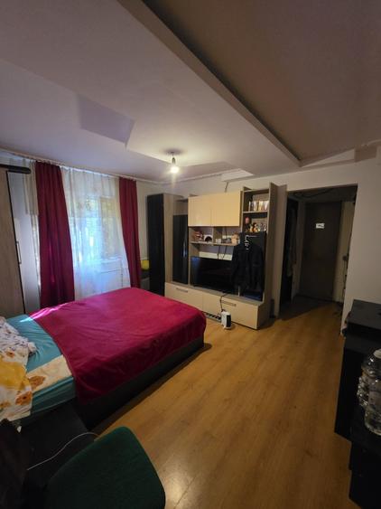 Apartament cu 2 camere semidecomandat în Rahova