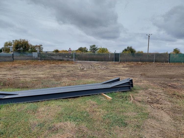 Vand teren pentru construc?ii inprejmuit