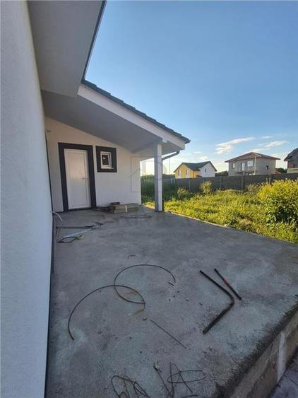 Duplex cu 3 camere cu Canalizare în Moșnița Nouă