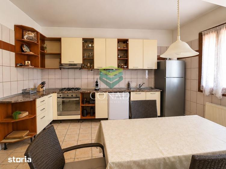 Casă cu 7 camere cu Teren 1875 Mp în Central