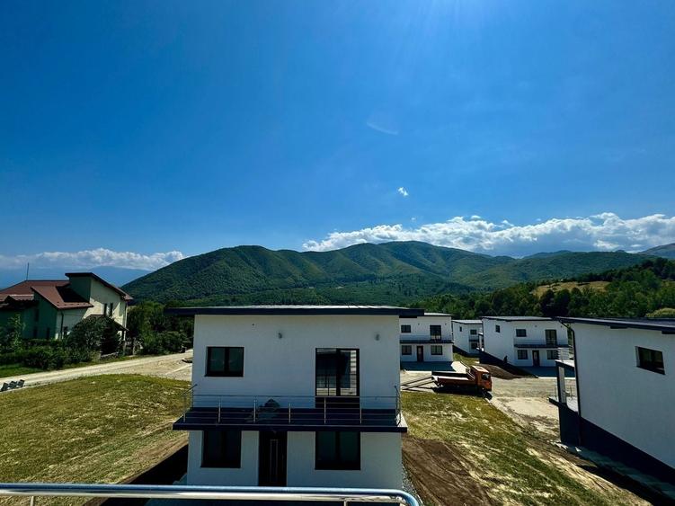 Casă individuală cu 5 camere cu Canalizare în Cisnădioara