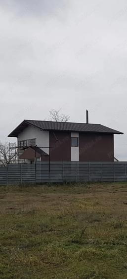 Casă cu 2 camere cu Teren 300 Mp în Vadu