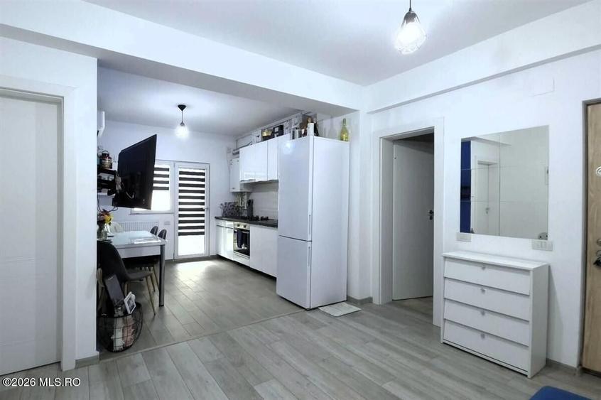 Apartament cu 2 camere semidecomandat, mobilat în Năvodari