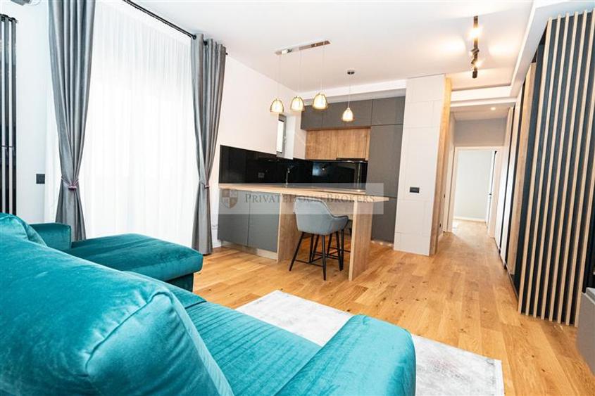 Apartament cu 2 camere semidecomandat, mobilat în Aviației