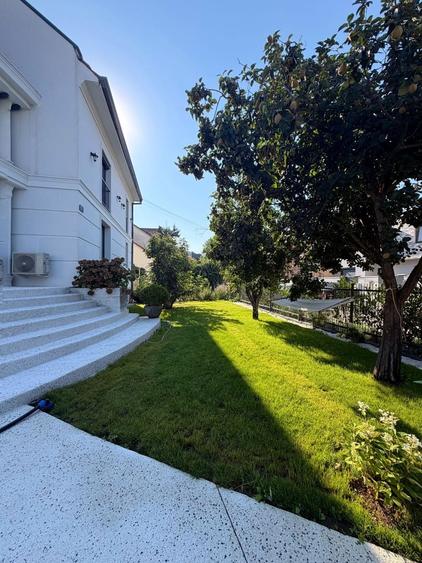 Casă individuală cu 6 camere cu Piscina în Dumbrăvița