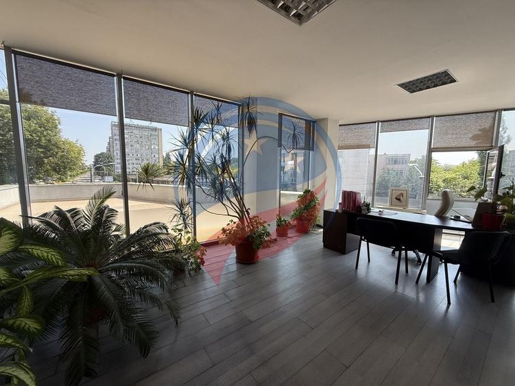 Spațiu comercial, de 660 mp, în Calea Severinului