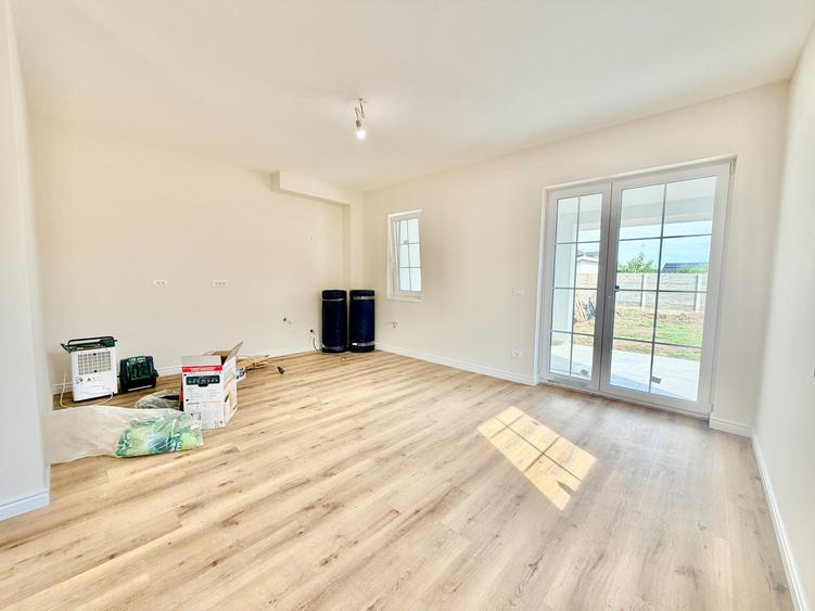 Duplex cu 4 camere cu Teren 300 Mp în Moșnița Nouă