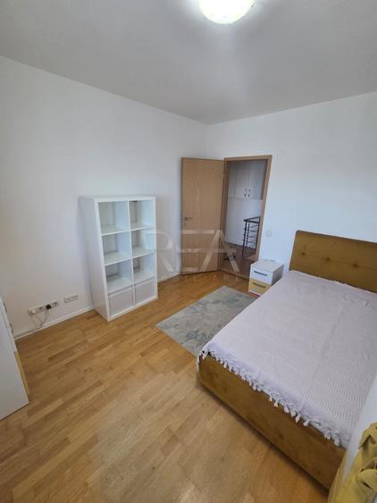 Apartament cu 3 camere decomandat, mobilat în Tei