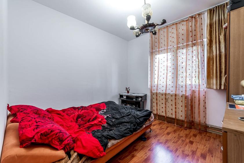 Apartament cu 3 camere decomandat în Confecții