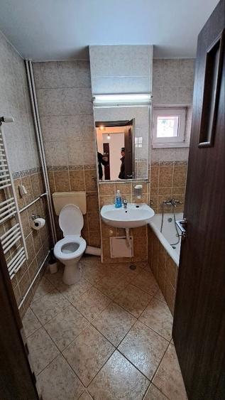 Apartament cu 3 camere decomandat în Dorobanți