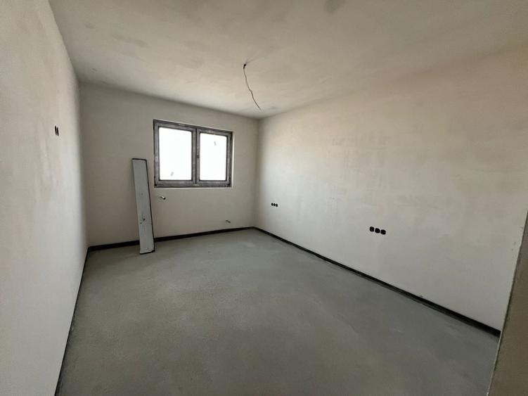 Duplex cu 5 camere cu Canalizare în Șura Mică