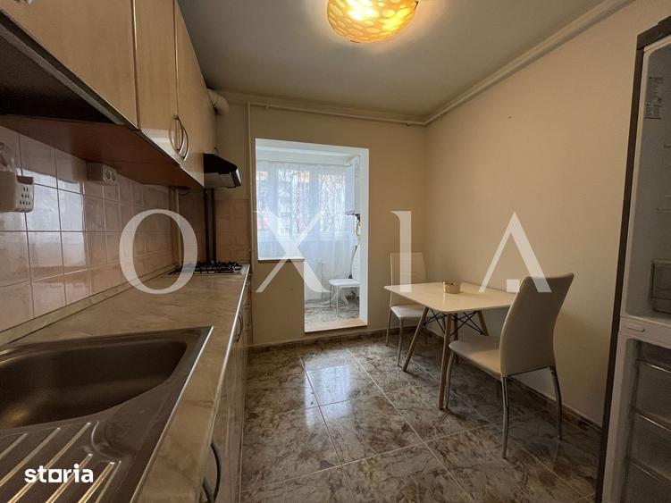 Apartament cu 3 camere semidecomandat, mobilat în Complex Studențesc