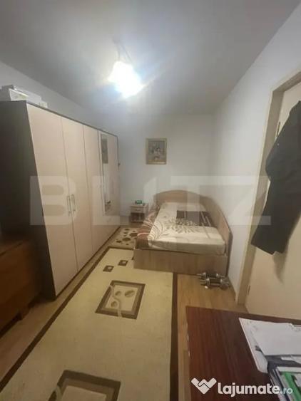 Apartament cu 3 camere semidecomandat în Dâmbu Pietros