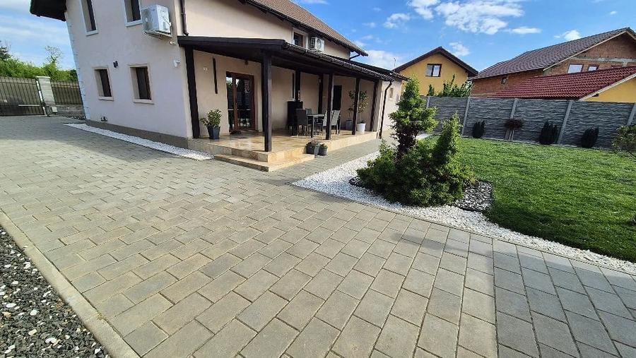 Casă cu 4 camere cu Teren 539 Mp în Giarmata