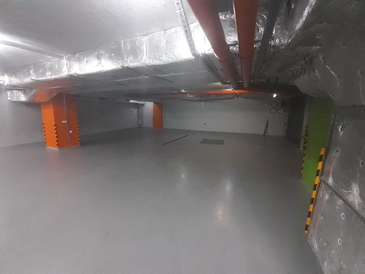 Spațiu comercial, de 200 mp, în Central