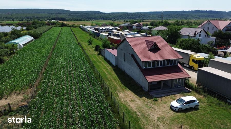 Casă cu 5 camere cu Teren 3969 Mp în Mărăcineni