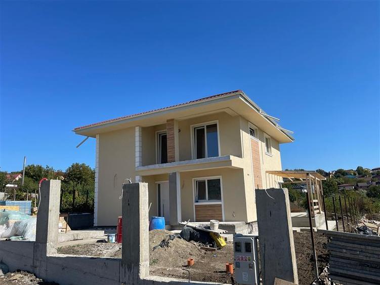 Vila individuala cu 4 camere si 2 bai, de vanzare in Valea Adanca - 2
