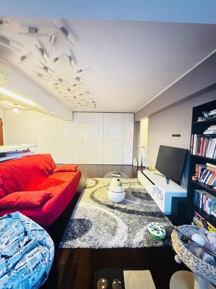 Apartament cu 2 camere semidecomandat, mobilat în Rahova